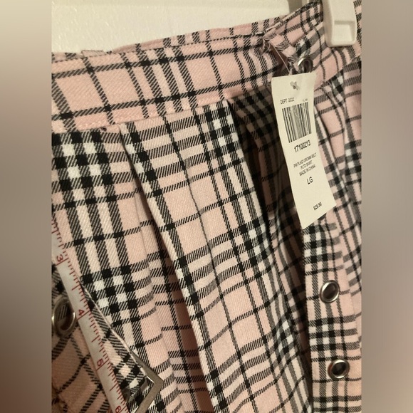 Hot Topic plaid skirt in size large & pink in color. NWT. See pictures - Picture 7 of 9